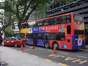 Jalan-jalan Asyik dengan Transportasi Kota
