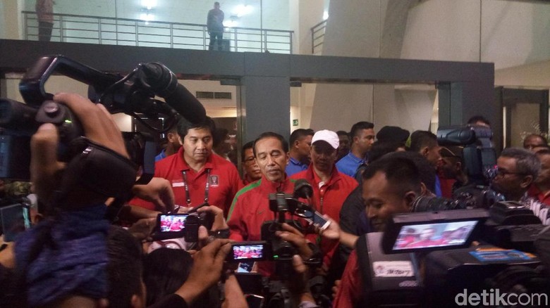 Ingatkan Lagi Pentingnya Kompetisi, Jokowi Juga Beri Selamat untuk Persib Ingatkan Lagi Pentingnya Kompetisi, Jokowi Juga Beri Selamat untuk Persib