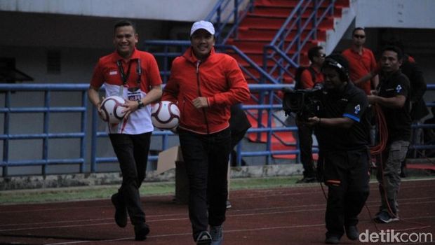 Di Pembukaan Piala Presiden 2018: Tari-tarian dan Bagi-bagi Bola