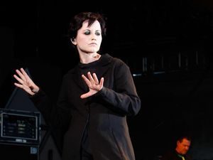Dolores Tewas karena Tenggelam, The Cranberries Apresiasi Dukungan Fans Dolores Tewas karena Tenggelam, The Cranberries Apresiasi Dukungan Fans