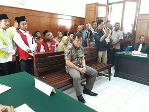 Didakwa Penggelapan, Bos Ekspedisi Dituntut 2,5 Tahun Penjara Didakwa Penggelapan, Bos Ekspedisi Dituntut 2,5 Tahun Penjara
