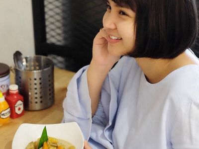 Gemas! Begini Pose Cantik Putri Titian Bersama Makanan