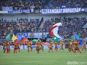 Di Pembukaan Piala Presiden 2018: Tari-tarian dan Bagi-bagi Bola