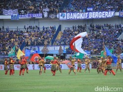 Di Pembukaan Piala Presiden 2018: Tari-tarian dan Bagi-bagi Bola