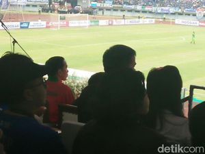 Didampingi Wiranto Sampai Luhut, Jokowi Saksikan Laga Piala Presiden