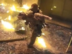 Dramatis, Petugas Pemadam Tangkap Bocah yang Dilempar dari Lantai 3