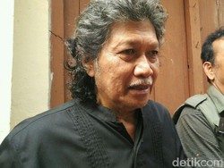 Kondisi Membaik, Cak Nun Pulang dari RSUP Dr Sardjito