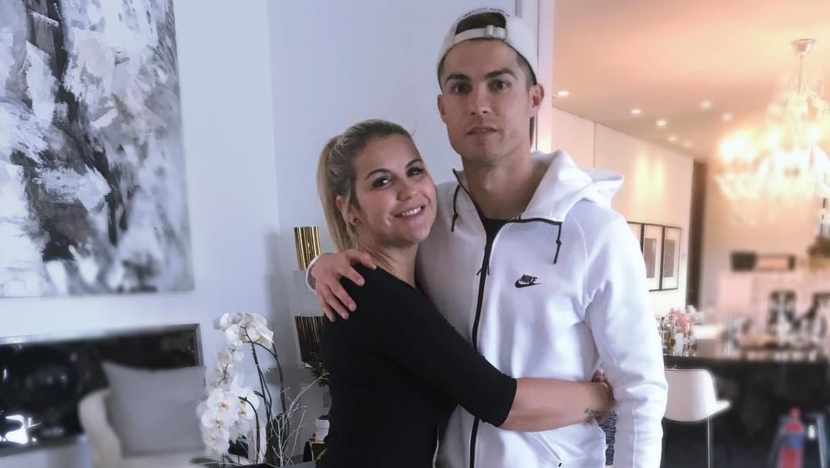 Cristiano Ronaldo dan kakaknya, Katia Aveiro. (Foto: Instagram @katiaaveirooficial)