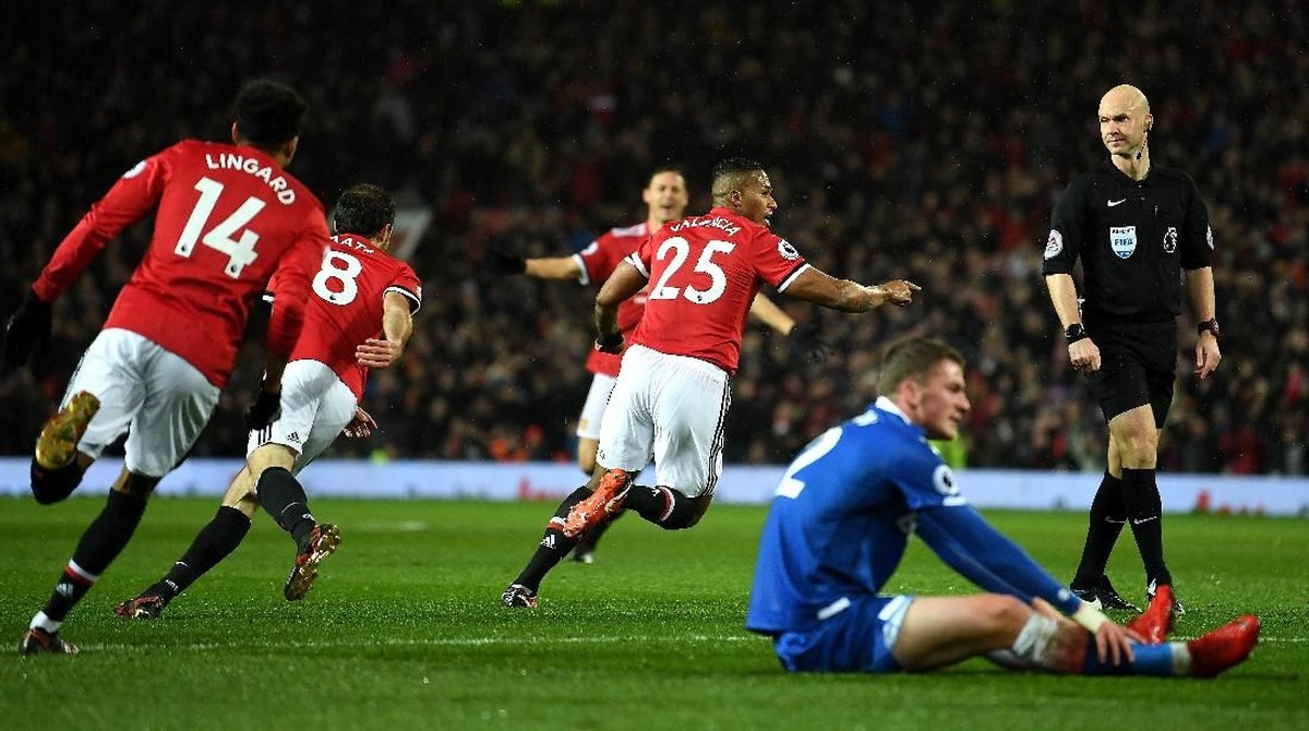 Antonio Valencia mencetak gol pertama Manchester United (Gareth Copley/Getty Images)