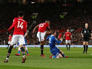 Gol Istimewa Valencia untuk MU