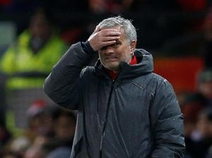 Ada Bus Merah Mourinho Keliling Kota Manchester Jelang Derby