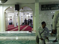 Ratusan Orang Melayat Habib Abdurrahman Kwitang di Masjid Al-Awwabin