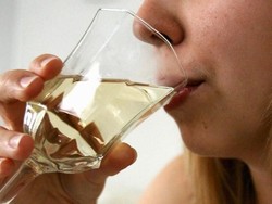 Sempat Dicabut, Larangan Wanita Beli Alkohol Diterapkan Lagi di Sri Lanka