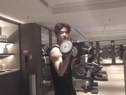 Luhan dan Pacar Kepergok Kunjungi Toko Gaun Pernikahan