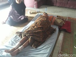 Rumah Bantuan Pemkab Magetan Ambruk, Nenek Waginem Luka