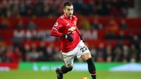 Henrikh Mkhitaryan akan jadi alat tukar ke Arsenal agar Manchester United bisa mendapatkan Alexis Sanchez. Mkhitaryan tersingkir dari tim utama belakangan ini dan baru bikin dua gol dan enam assist .(Alex Livesey/Getty Images)