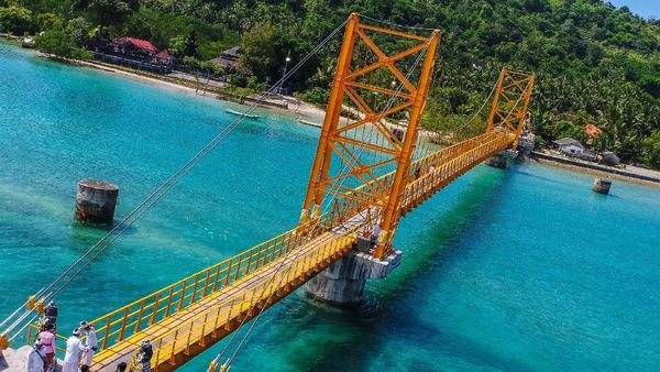 Keren! Ini Lho Jembatan Cinta di Bali