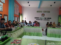 Logistik Pilgub Jatim Mulai Berdatangan ke KPU Lamongan