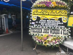Karangan Bunga Dukacita dari Presiden Jokowi untuk Habib Kwitang Karangan Bunga Dukacita dari Presiden Jokowi untuk Habib Kwitang