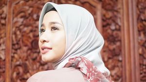 Foto: 10 Hijab Scarf Motif Buatan Laudya C. Bella Hingga Shireen Sungkar