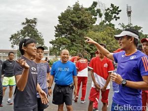Awali Pagi, Sandiaga Uno Lari di GBK