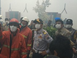 Video: Saat Gubernur Anies Dikepung Asap di Museum Bahari