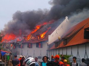 Video: Museum Bahari Jakarta Terbakar Video: Museum Bahari Jakarta Terbakar