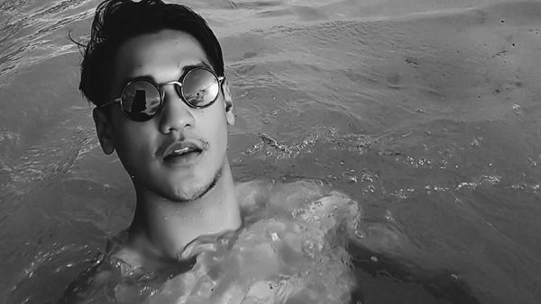 10 Artis Ganteng yang Suka Olahraga