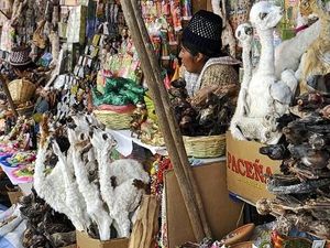 Bukan Sembako, Pasar Ini Hanya Jual Jimat