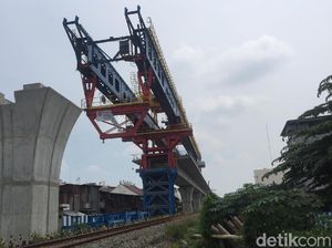 Tak Disetop, Konstruksi Kereta Layang di Medan Jalan Terus Tak Disetop, Konstruksi Kereta Layang di Medan Jalan Terus