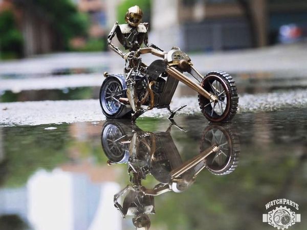 Kamu Nggak akan Duga, Miniatur Keren Ini Terbuat dari Rongsokan