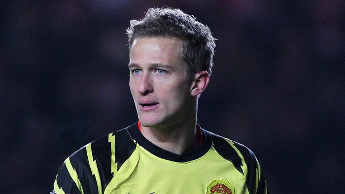 SOUTHAMPTON, ENGLAND - JANUARY 29: Goalkeeper Anders Lindegaard of Manchester United looks on during the FA Cup sponsored by E.ON 4th Round match between Southampton and Manchester United at St Marys Stadium on January 29, 2011 in Southampton, England.  (Photo by Clive Rose/Getty Images)