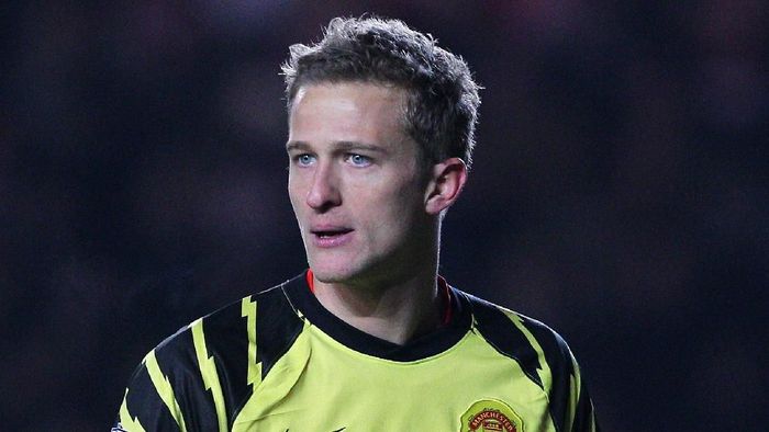 Anders Lindegaard SOUTHAMPTON, ENGLAND - JANUARY 29: Goalkeeper Anders Lindegaard of Manchester United looks on during the FA Cup sponsored by E.ON 4th Round match between Southampton and Manchester United at St Marys Stadium on January 29, 2011 in Southampton, England. (Photo by Clive Rose/Getty Images)