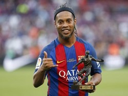 Membenci dan Mencintai Ronaldinho
