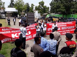 Gagal Daftar, Bacalon Perseorangan Datangi KPU Kabupaten Pasuruan