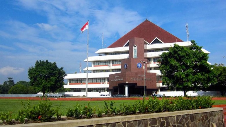 Profesor IPB Digugat Rp 510 Miliar oleh Perusahaan Pembakar Hutan
