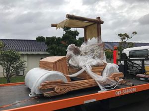 Unik! Sultan Malaysia Dapat Mobil Zaman Batu Ala The Flintstones