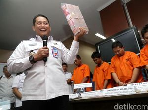 Uang Karutan Disebut untuk Koperasi, Buwas: Kami Bukan Orang Bodoh Uang Karutan Disebut untuk Koperasi, Buwas: Kami Bukan Orang Bodoh