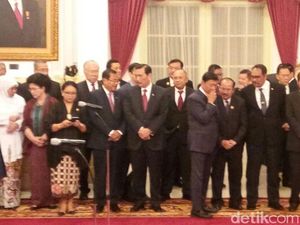 Foto: Senyum Teten dan Khofifah yang Direshuffle Jokowi