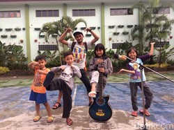 Kerennya Nyanyian Anak Bintang dari Sebuah Gang di Bandung