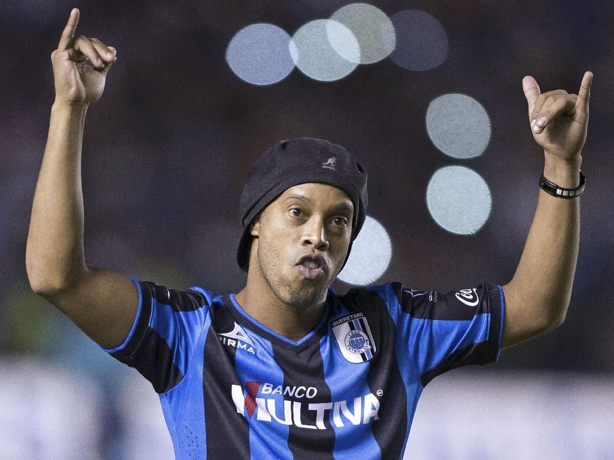 Ronaldinho jadi inspirasi banyak pesepakbola dunia (AFP PHOTO / VICTOR STRAFFON)