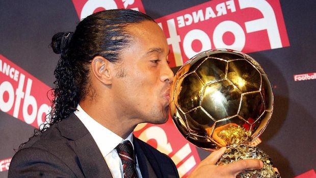 Ronaldinho adalah sosok yang mengenalkan Kobe Bryant pada Lionel Messi.