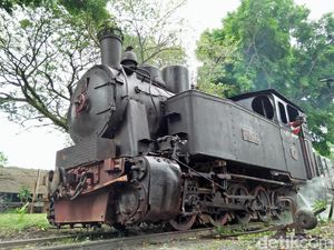 Foto: Lokomotif Tertua di Blora
