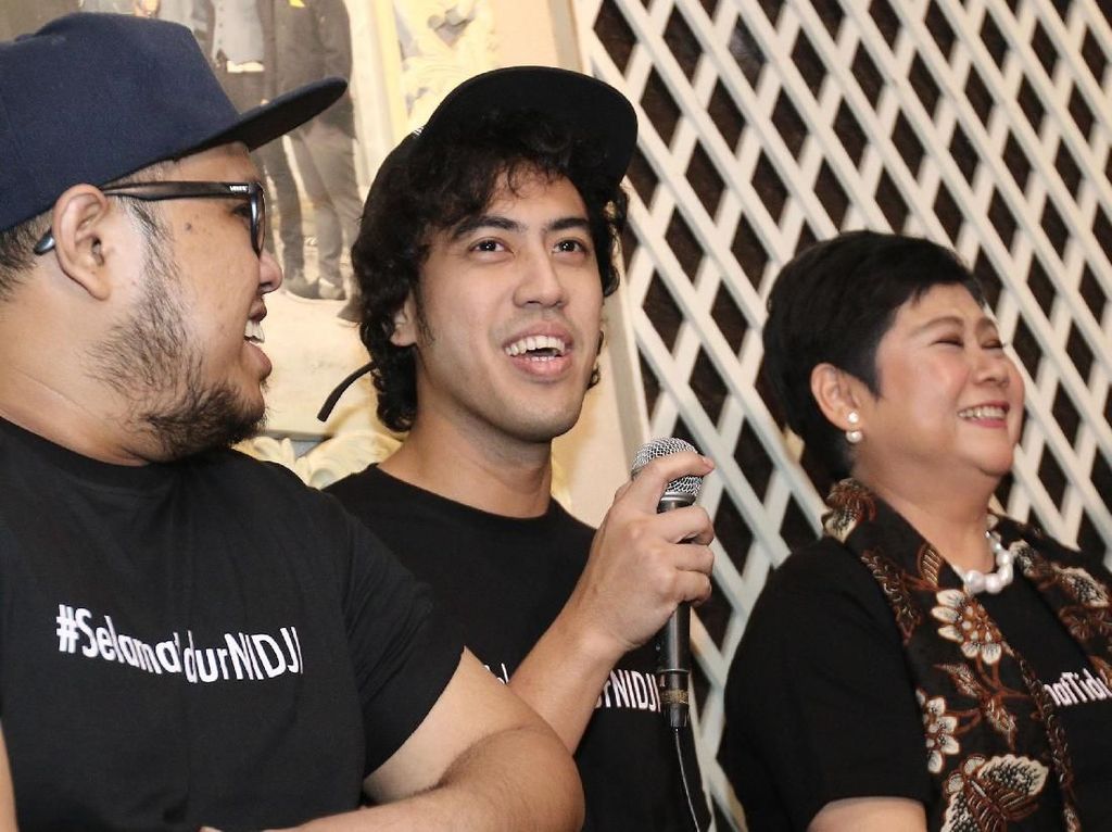 Jadi Indro Warkop, Rambut Asli Randy Nidji Tak Bisa Balik Lagi Jadi Indro Warkop, Rambut Asli Randy Nidji Tak Bisa Balik Lagi