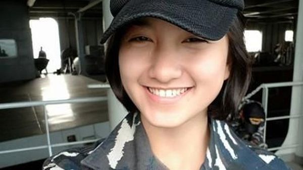 Foto: Pesona Dina Abharina, Tentara Cantik Bikin Pria Rela Ditembak