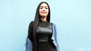 Kini tampil Sangat Seksi, Denada Didukung Keluarga