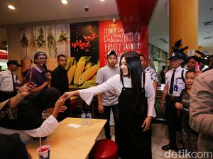 Sering Nyanyi di Acara Pilkada, Via Vallen Tak Mau Terjun ke Politik