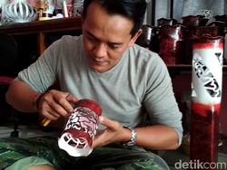 Pria di Blitar Ini Ubah Paralon Bekas Jadi Barang Bernilai Tinggi