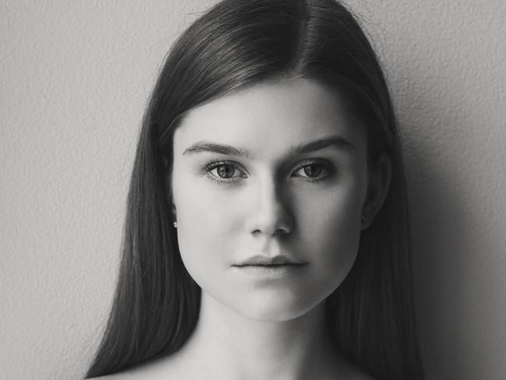 20 Foto Ini Perlihatkan Uniknya Wajah Orang-orang Berdarah Campuran 20 Foto Ini Perlihatkan Uniknya Wajah Orang-orang Berdarah Campuran