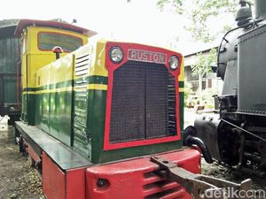 Ikon Baru Blora: Kereta Uap Tua & Lokomotif
